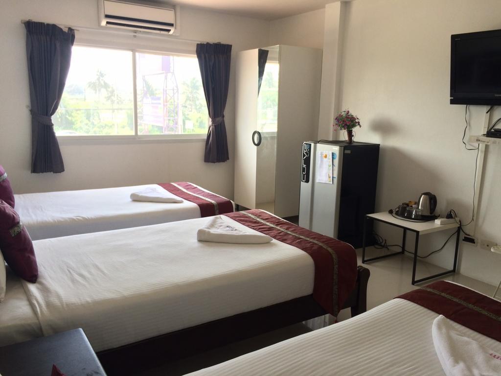 เพชรชะอำ พลาซาแอนด์รีสอร์ต Hotel ภายนอก รูปภาพ